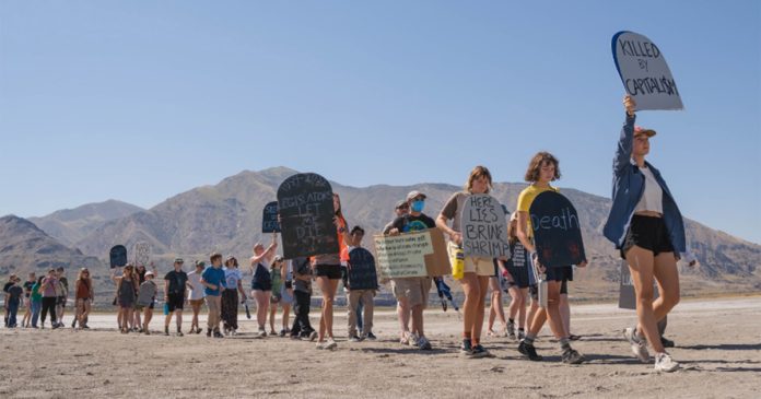 utah-youth-climate-activists-hold-wake-for-the-great-salt-lake
