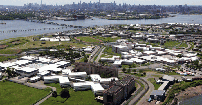 new-photos-reveal-squalid,-dangerous-conditions-at-rikers-island