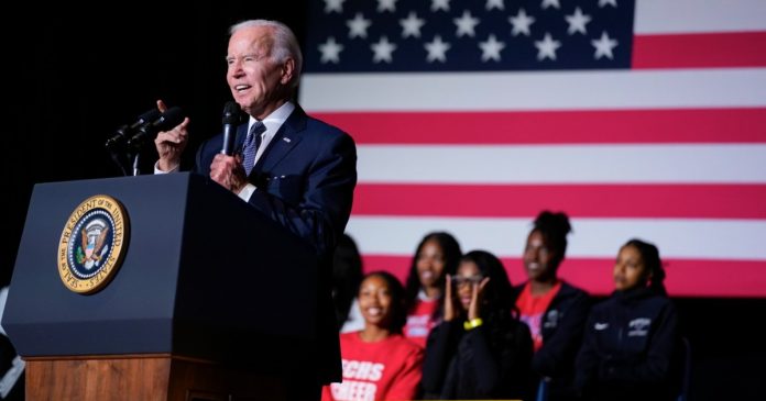 an-appeals-court-has-temporarily-paused-biden's-student-debt-relief-plan.
